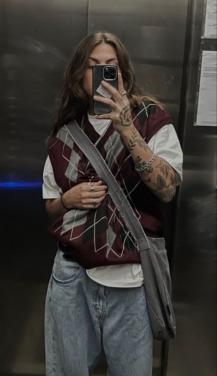 Cute Masculine Outfits For Women, Earthy Tomboy Outfits, Tomboy Fall Fashion, Cute Masculine Outfits, Masc Outfit Ideas For Women, Masc Street Wear Women, Masc Outfits For Women Streetwear, Masc Fall Outfits For Women, Masc Clothes Women