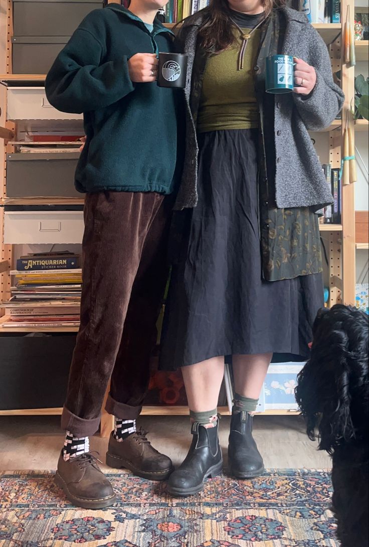 Crunchy Work Outfits, Shapeless Outfit, Homesteader Outfit, Comfycore Outfits, Gender Outfits, Crunchy Fashion, Earthy Clothes, Librarian Core, Gnome Witch