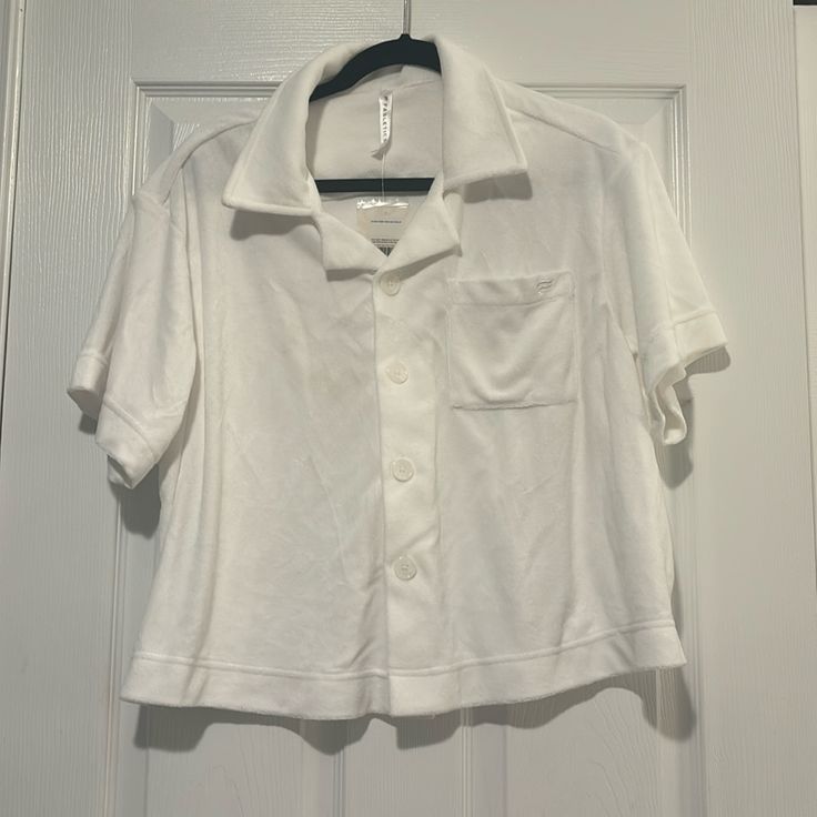 Fabletics Terry Top Size Small Beachy New Nwt Make Me An Offer Athleisure Short Sleeve Tops For Vacation, White Summer Workout Top, Relaxed Fit Athleisure Tops For Vacation, Cotton Athleisure Tops For Vacation, Make Me An Offer, Button Down Shirts, Button Down Shirt, Color White, Womens Tops