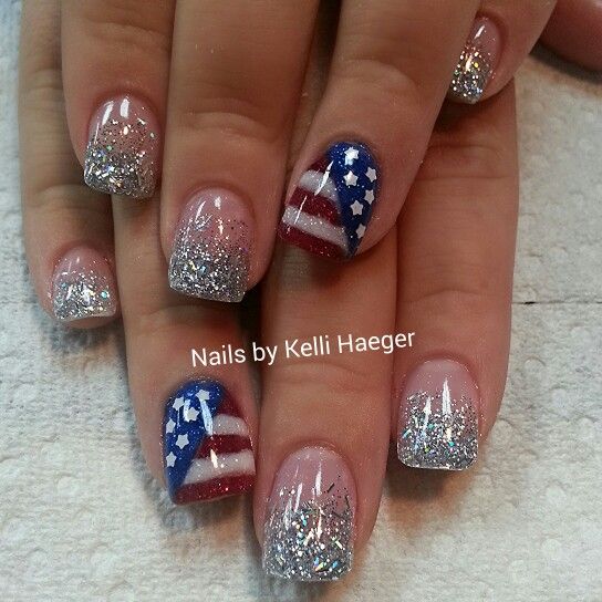 Forth Of July Dip Nails, Nails For 4 Th Of July, 4th Of July Short Square Nails, Fourth Of July Nails Short Square, Fourth Nails, Memorial Day Manicure Ideas, Short Patriotic Nails, Acrylic Nail Designs 4th Of July, Four Of July Nails