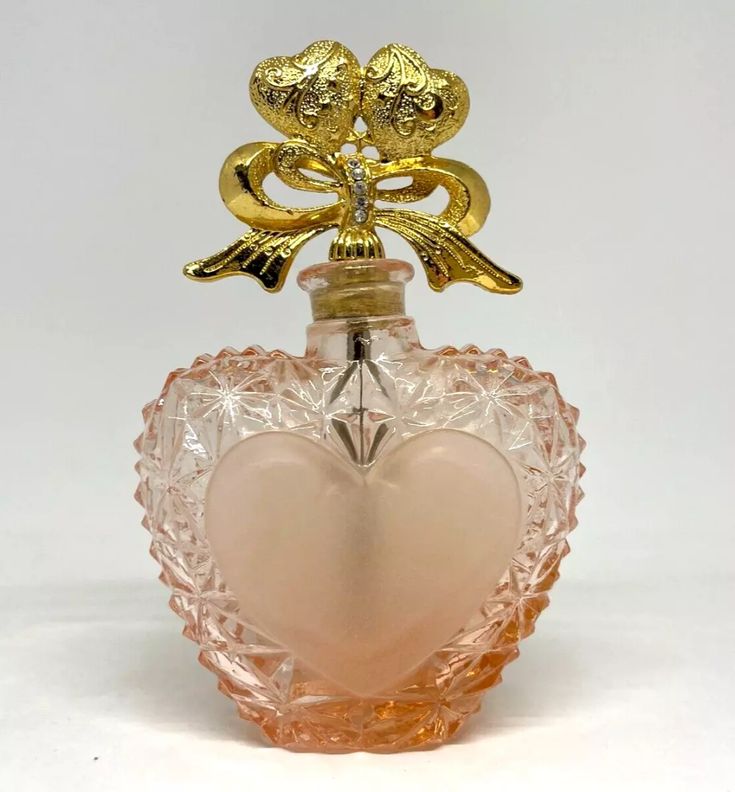 Vintage Ornate Heart Shaped Pink Glass Perfume Bottle w/Gold Metal Stopper | eBay Heart Shaped Perfume Bottle, Vintage Perfume Bottles Aesthetic, Unique Perfume Bottles, Witch Cafe, Heart Bottle, Vintage Perfumes, Light Language, Pretty Perfume Bottles, Pink Perfume