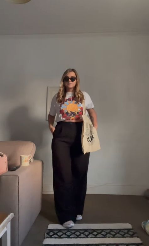 Tailored Pants Outfit Plus Size, Birthday Brunch Outfit Plus Size, Mid Size Casual Outfit Winter, White Top Black Trousers Outfit, Plus Size Minimalist Outfits Summer, Mid Size Fashion Inspo Outfits, Plus Size Trousers Outfit Casual, Ootd Mid Size, Tshirt With Dress Pants