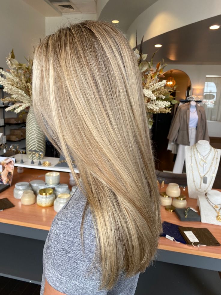 root tap : 7n + 7m toner : 9nb + 9p Blended Roots Blonde Balayage, Blonde Highlights With Root Tap, Blonde Hair With Root Tap, Blonde With Root Tap, Root Tap Blonde, Root Tap, Blond Highlights, Warm Blonde Hair, Partial Highlights