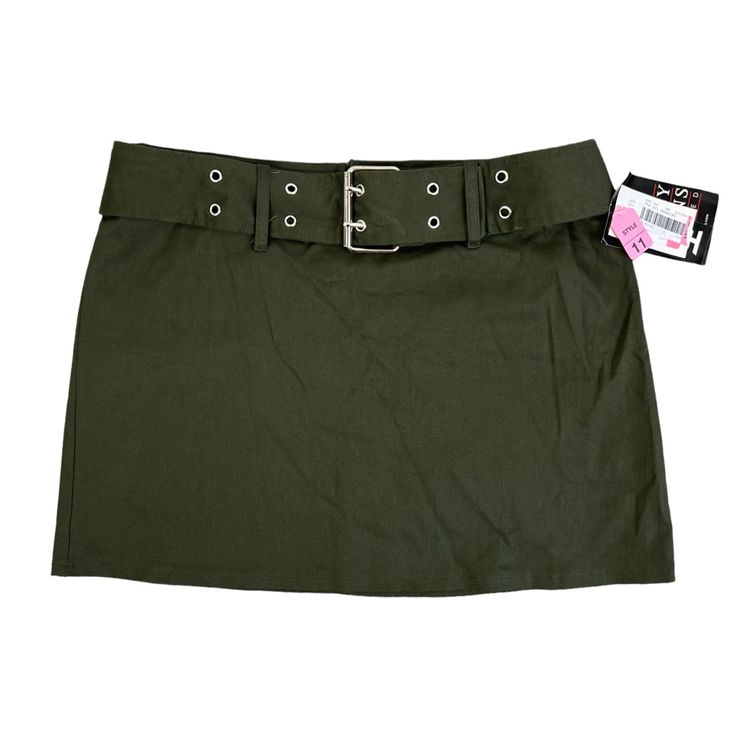 Elevate Your Wardrobe With This Trendy Deadstock 90s Y2k Mini Skirt In Dark Green. Made From Durable Cotton Canvas Fabric, This Skirt Features A Low Rise And A Stylish Grommet Belt With Buckle Closure. The Skirt Is Machine Washable And Perfect For Any Occasion, Whether It's A Party Or A Casual Outing. Size 13 Measures 17” Waist X 15” Long Cheap Mid-rise Y2k Mini Skirt, Cheap Y2k Cotton Mini Skirt, Lowrise Mini Skirts, Dark Green Skirt Mini, Dark Green Mini Skirt, Grunge Skirts, Evan Green, Skirt Png, Dark Green Skirt