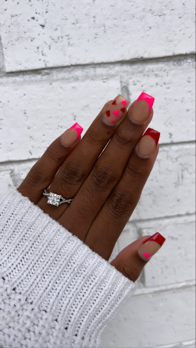 Pink Nails Tapered Square, Soring Nails, Nail Inspiration Black, Nail Inspo Heart, Heart Nails Pink, Nail Art Valentines Day, Nails Tapered Square, Nail Art Valentines, Boho Nails