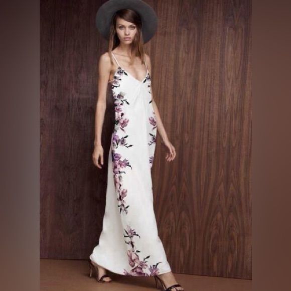 Nwt Stylestalker Rem Maxi Floral Print Size. Dress Is Double Lined. Aus/Uk 8 Usa 2 S White Lined Maxi Dress For Summer, White Lined Maxi Dress For Spring, Color Purple, Floral Print, Floral Prints, Maxi Dress, Womens Dresses, Purple, Floral