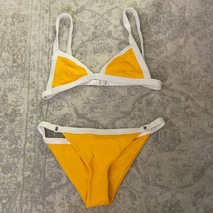 New With Tags. It 44. Uk 12. Mustard Swimwear For Beach Season, Yellow Triangle Top Swimwear With Stretch, Yellow Color Block Swimwear For Poolside, Mustard Swimwear For Summer Poolside, Mustard Swimwear For Poolside In Summer, Mustard Swimwear For Poolside And Beach Season, Fitted Yellow Swimwear For Beach Season, Fitted Neon Yellow Triangle Top Swimwear, Yellow Fitted Triangle Top Swimwear