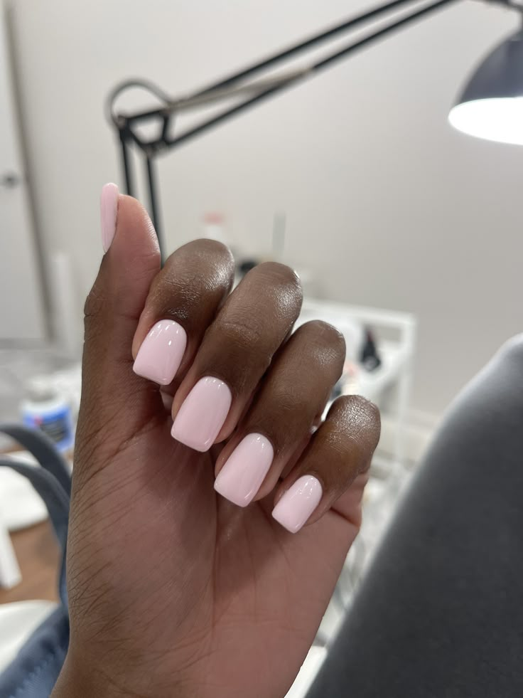 Trendy Gel Nails Square, Baby Pink Design Nails, Dip Powder Nails Black Women, Shellac Nails Black Women, Light Pink Gel Nails Short, Natural Nail Color Black Women, Natural Nails Manicure Dark Skin, Soft Pink Nails Black Women, Natural Manicure Black Woman