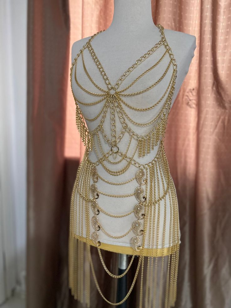 Gold Chain Dress, Festival Body Jewellery, Chain Body Harness, Bra Chain, Body Chain Harness, Gold Body Chain, Dancer Costume, Outfit Festival, Chain Bra