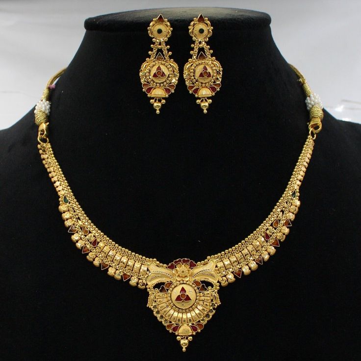 Indian Gold Jewelry, Gold Jewelry Set, Bridal Necklace Designs, Gold Bridal Necklace, Gold Bangles For Women, New Gold Jewellery Designs, Gold Necklace Indian, Gold Jewelry Simple Necklace, Handmade Gold Jewellery