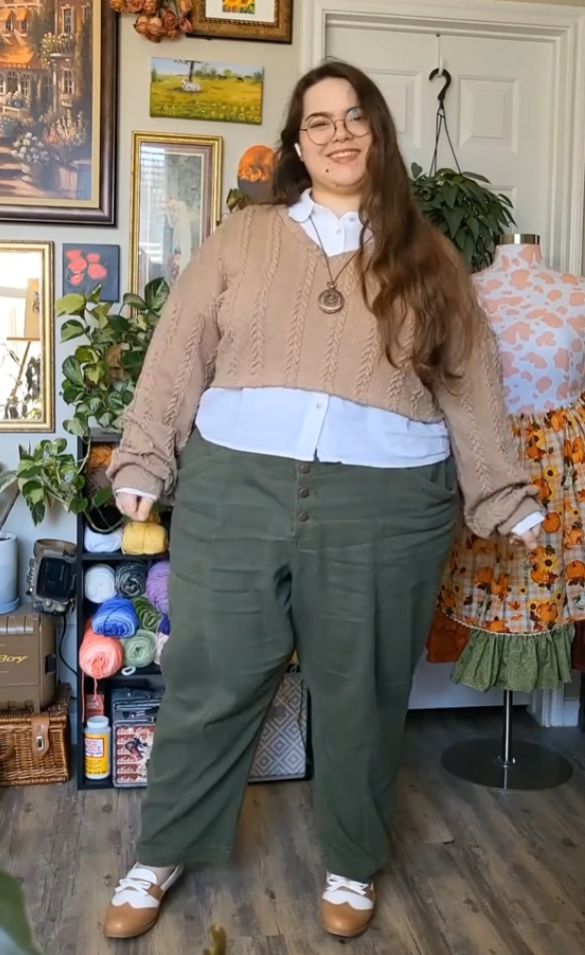 Obese Fashion, Mission Trip Outfits, Earthy Outfits Aesthetic, Plus Size Aesthetic Outfits, Goblincore Fashion, Plus Size Teacher, Academia Fit, Thrifted Style, Inclusive Fashion