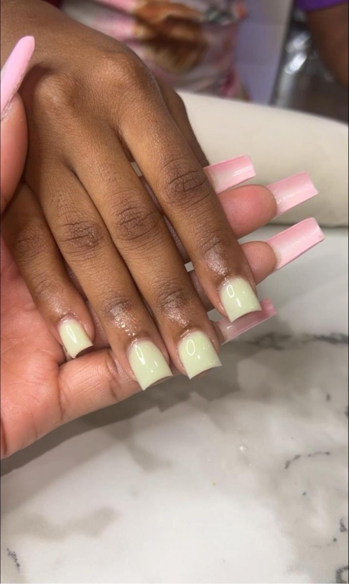 Over Lay Nails, Short Nails Black Women, Plain Acrylic Nails, Solid Color Acrylic Nails, Brown Acrylic Nails, Plain Nails, Solid Color Nails, Hard Nails, Ombre Acrylic Nails