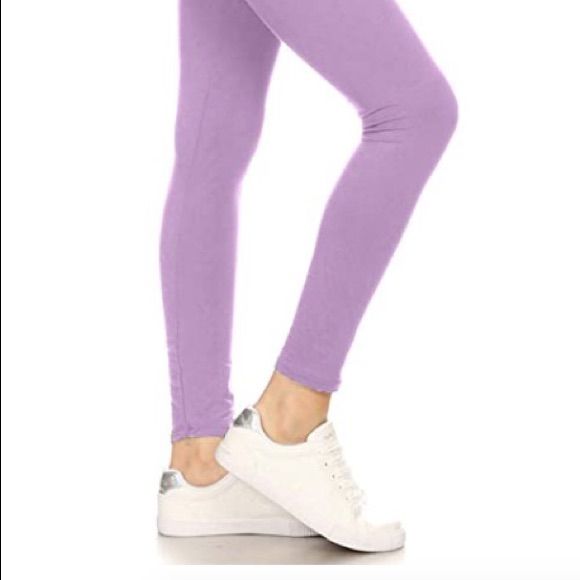 Lilac Solid Yoga Leggings, New. Super Soft. I Have So Many Pairs Of These In Almost Every Color! They Are So Great. Blue Shiny Leggings, Purple Yoga, Lululemon Black Leggings, Athleta Leggings, Shiny Leggings, Every Color, Knit Leggings, Ankle Leggings, Soft Purple