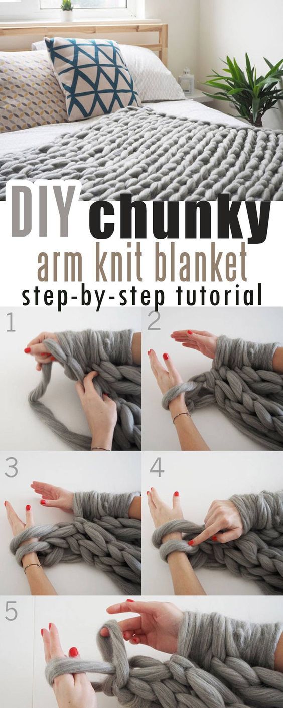 instructions to make an arm knit blanket with yarn on top and the words diy chunk in