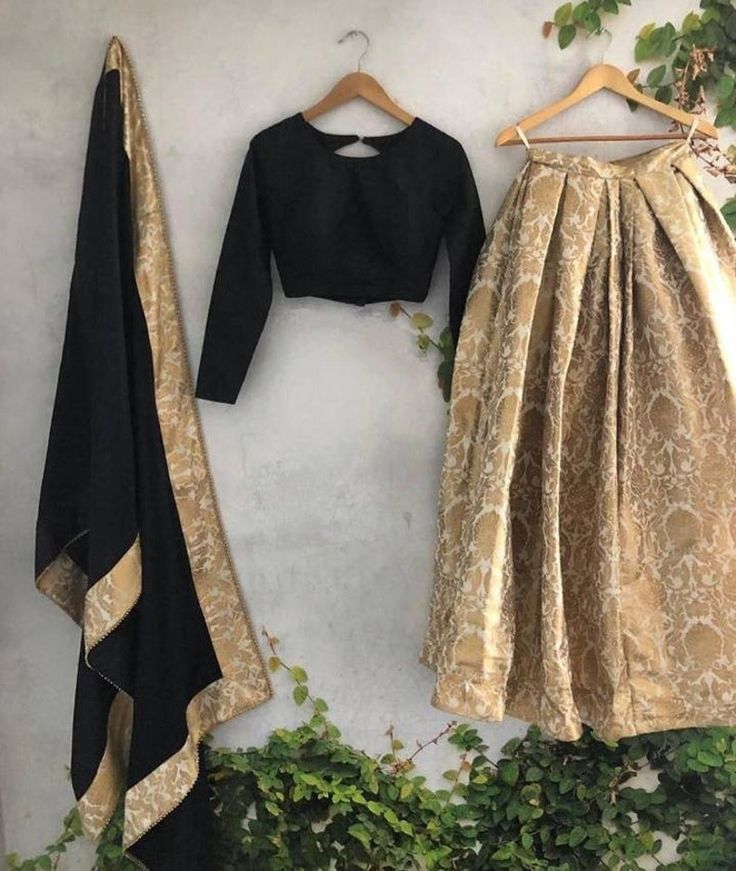 Indian designer lehenga choli for wedding parties Banarasi | Etsy Indian Designer Lehenga, Casual Summer Dresses Sundresses, Designer Crop Top, Lehenga For Wedding, Bridesmaid Dresses Indian, Onam Outfits, Brocade Lehenga, Indian Bridesmaid Dresses, Crop Top Lehenga