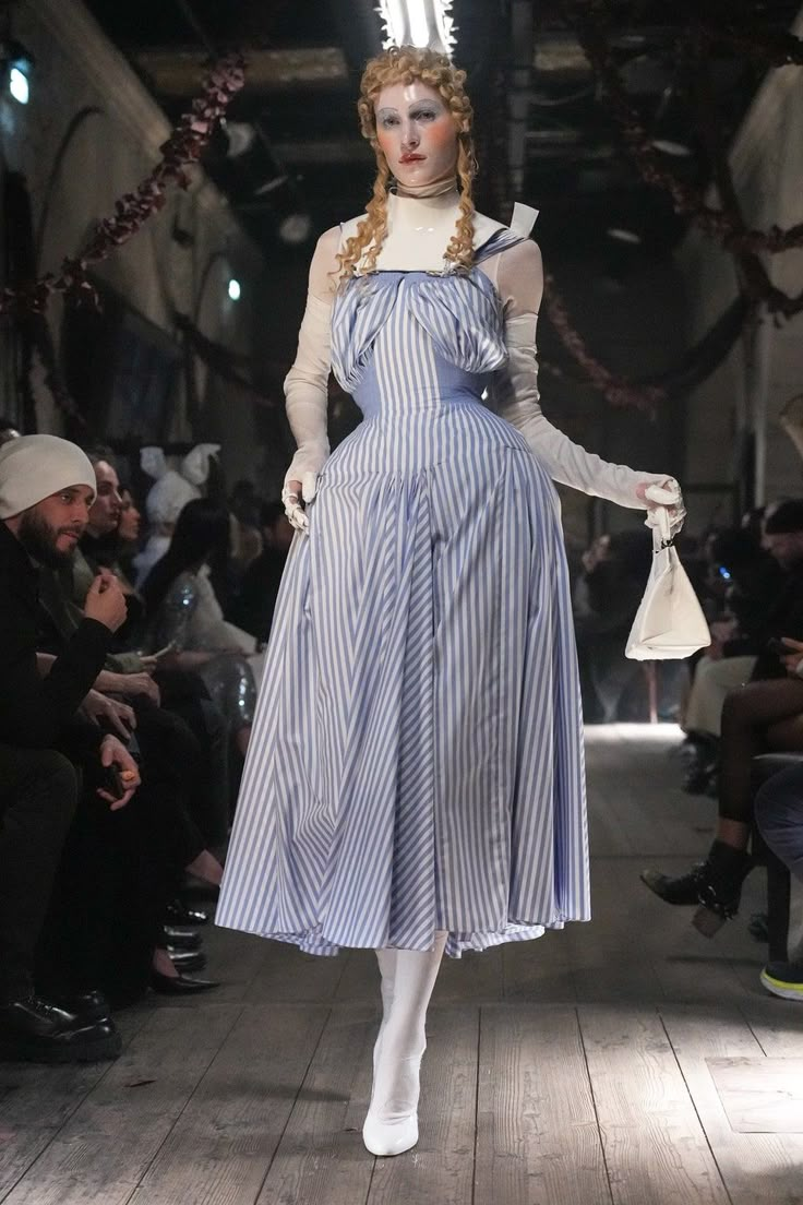 Maison Margiela Spring 2024 Couture Fashion Show | Vogue Gwendolyn Christie, Ss 2024, Spring Couture, Special Clothes, Textiles Fashion, Fashion Costume, John Galliano, Inspired Dress, Spring 2024