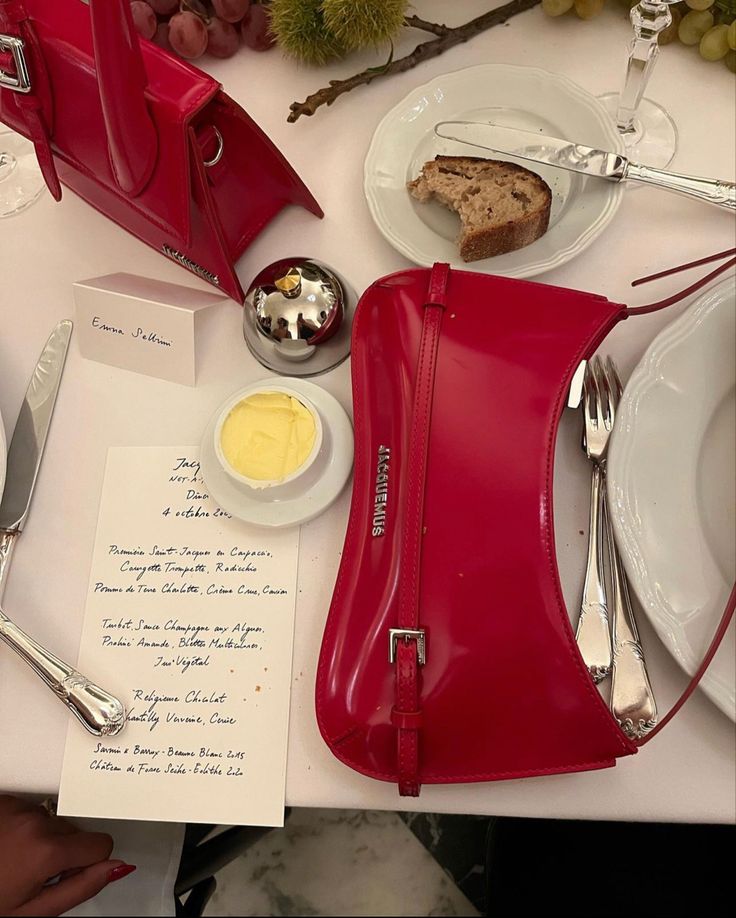 jacquemus aesthetic, cafe aesthetic Galentines Gifts, Jacquemus Bag, Inspiration Tattoos, Best Valentine's Day Gifts, Twisted Series, Dream Bags, Valentines Day Gifts For Her, Pretty Bags, Red Aesthetic