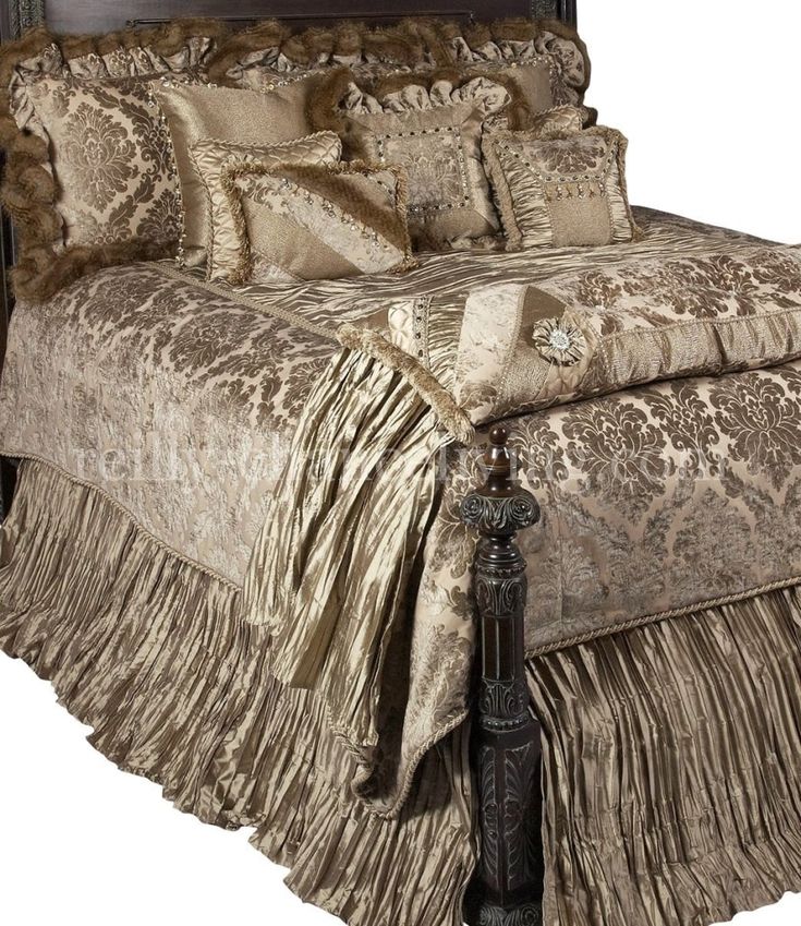 Old_World_bedding-taupe_chenille-silk-neutral_bedding-taupe_bedding-designer_bedding-Venetian-reilly_chance_collection_grande Modern Luxury Bed, Taupe Bedding, The Pillows, Grey Linen Bedding, Linen Pattern, Bed Linen Design, Luxury Duvet Covers, Bedding Sets Online, Luxury Bedding Collections