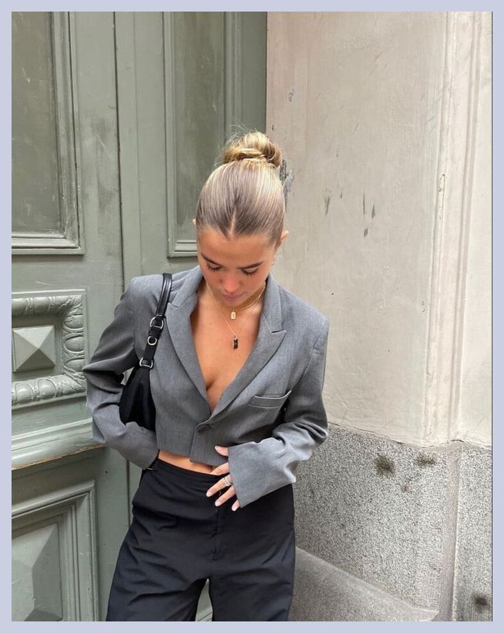 Womans Outfits, Blazer Outfits Street Style, Cropped Blazer Outfit, Djerf Aesthetic, Semi Formal Mujer, Matilda Djerf Style, Work Grind, Djerf Avenue, Natural Clothing