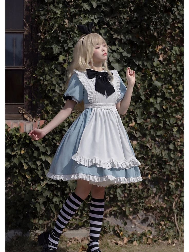 Alice Dress Wonderland, Alice In Wonderland Themed Dress, Alice Cosplay Wonderland, Alice In Wonderland Inspired Outfits Aesthetic, Alice In Wonderland Outfits Ideas, Alice In The Wonderland Costumes, Alice Inspired Outfits, Alice In Wonderland Aesthetic Outfit, Alice In Wonderland Outfit Ideas