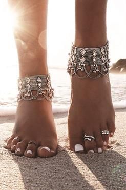 LOVE & LIGHT ANKLETS~ #jewelry #boho Boho Mode, Estilo Hippie, Mode Boho, Bohol, Silver Anklets, Foot Jewelry, Estilo Boho, Toe Rings, Ankle Bracelets