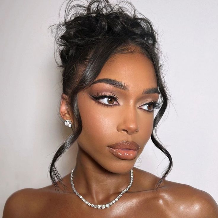 Rihanna Makeup, Glam Wedding Makeup, Lori Harvey, Glam Makeup Look, Bridal Hair And Makeup, Formal Hairstyles, Gorgeous Makeup, Elegant Hairstyles, Glam Makeup