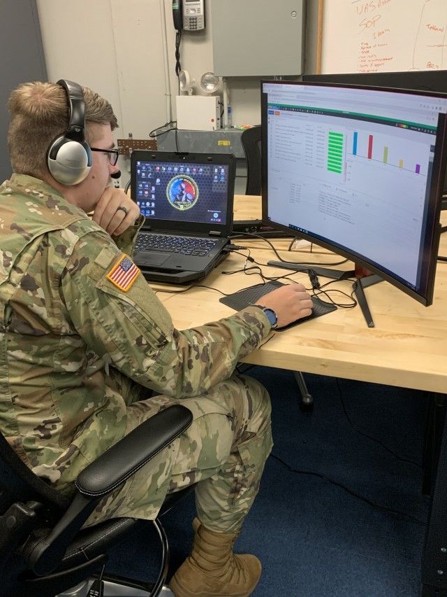 Prototype cyber software delivers CEMA dashboard to tactical commanders | Article | The United States Army Paul Lacamera, Us Army General, Amg C63, 101st Airborne Division, Airport Pictures, Army Base, Apple Gift Card, Female Marines, Video Call With Boyfriend Screen Photo