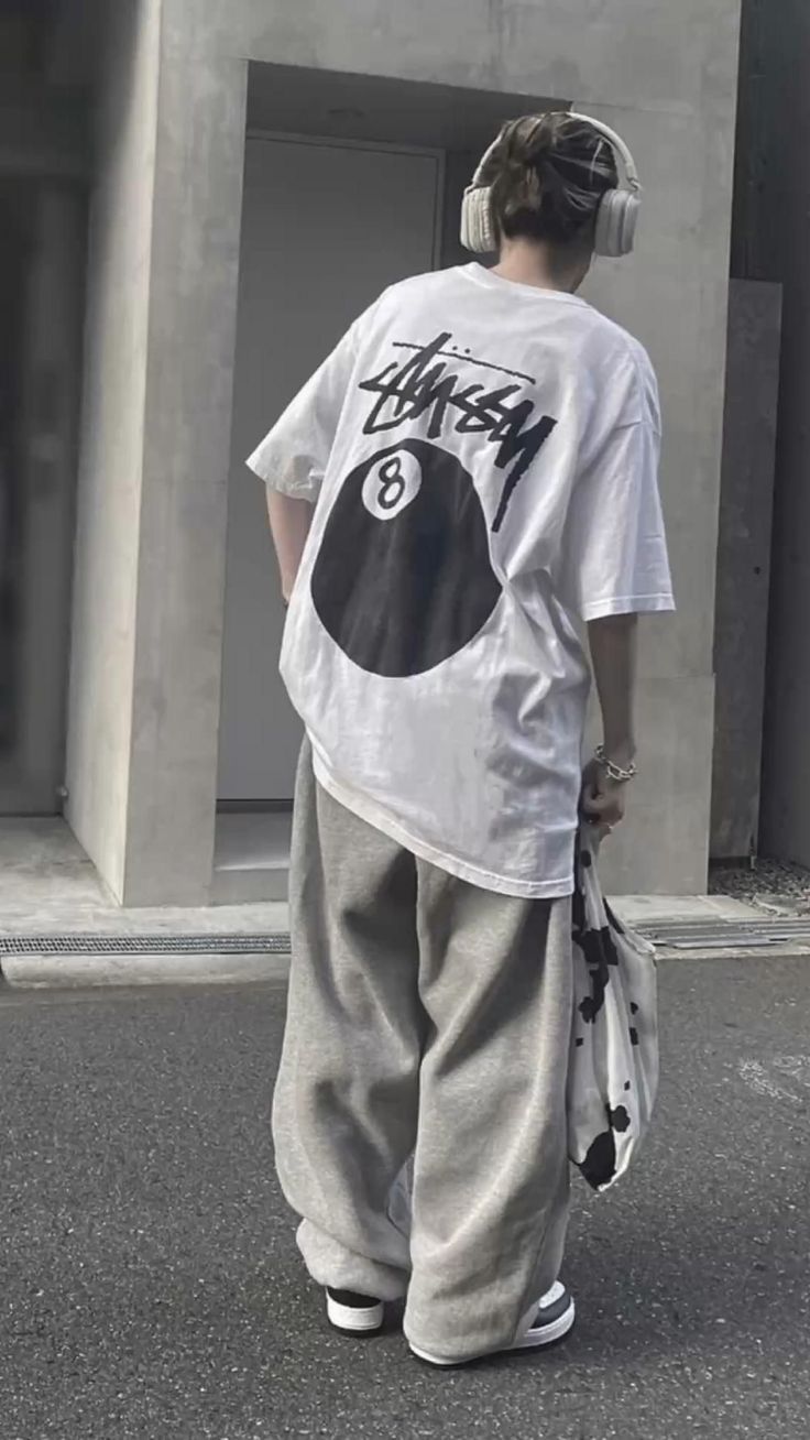 Vintage Streetwear Men Outfits, Vintage Streetwear Men, Outfits Men Streetwear, Outfit Streetwear, Streetwear Fits, Korean Streetwear, Baggy Clothes, Street Fashion Men Streetwear, Guys Clothing Styles