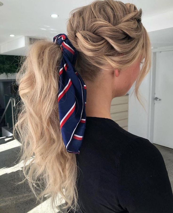 Braid and Pony for the Hair that Gets Greasy Ponytail Ideas, Oily Roots, Grease Hairstyles, Greasy Hair, Bubble Ponytail, Ponytail Hairstyles Easy, Braided Bun Hairstyles, Split Hair, Greasy Hair Hairstyles