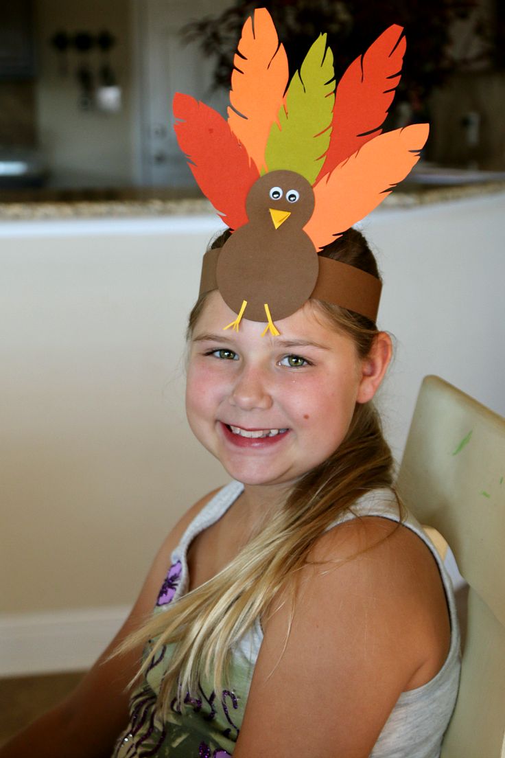 Turkey Hat for Thanksgiving: Craft up some fun with this holiday kids activity, all ages Thanksgiving Headband Craft, Thanksgiving Headbands, Paper Turkey, Thanksgiving Crafts For Toddlers, Fun Thanksgiving Crafts, Thanksgiving Hat, Thanksgiving Crafts Preschool, Thanksgiving Kindergarten, Thanksgiving Turkey Craft