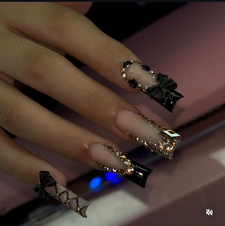 Nails Acrylic Inspo Medium, Gold N Black Nails, Black Acrylic Nails Medium Length, Gel X Nail Designs Black, Medium Square Acrylic Nails Black, Christmas Nails Black And Gold, Black And Gold Quince Nails, Medium Length Birthday Nails, Black Nail Inspo 2024