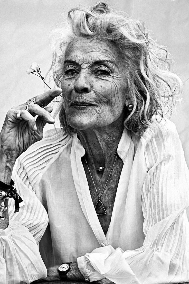 Ageless Style, Ageless Beauty, Old Woman, Beauty Pictures, Black And White Portraits, Old People, Look Younger, Kate Moss, Ibiza