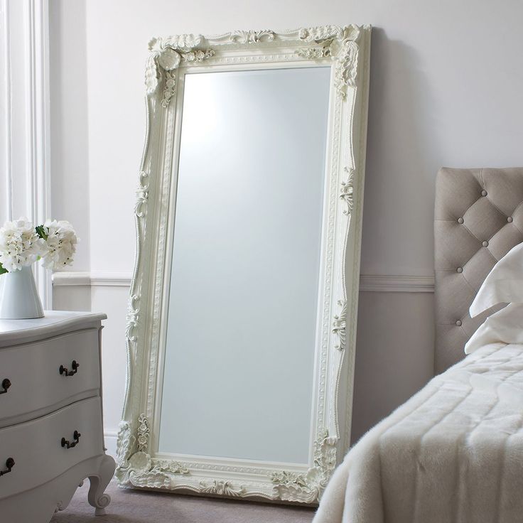 Elegant Cream Ornate Full-Length Mirror – Glass, Resin & Wood Frame - Decor interiors Futon Decor, Floor Standing Mirror, Leaner Mirror, Elegant Mirrors, Casa Vintage, White Mirror, Decoration Originale, Standing Mirror, Full Length Mirror