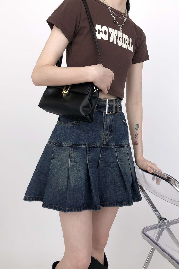 Our Tier Pleated Mini Denim Skirt with Belt is the perfect addition to your weekend wardrobe. This mini skirt has a high waist and is designed with pleating and a belt detail that can be removed for versatile styling. Comfortable to wear, it's best paired with a crop top for an effortless weekend look.
Gender: WomenMaterial: Cotton 95%, DenimLength: Above Knee / MiniWaist: High-Waist Chic Mini Denim Skirt With Belt Loops, Y2k High Waist Skirt With Belt Loops, Trendy Mini Skirt With Belt Loops, Y2k High-waisted Pleated Denim Skirt, Y2k High Waist Pleated Denim Skirt, Casual Mini Skirt Skort With Belt, Casual Mini Skort With Belt, Casual Belted Mini Skort, Y2k Style Mini Skirt With Belt Loops