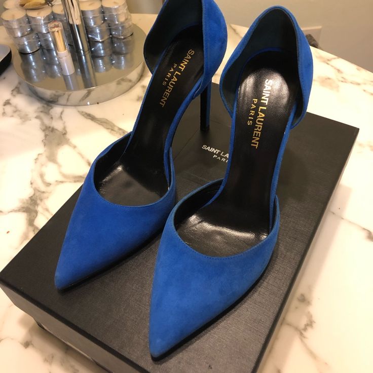 Luxury Blue Heels For Galas, Luxury Blue Heels For Evening, Luxury Blue Classic Heels, Dark Blue Heels, Luxury Fitted Blue Heels, Blue Tom Ford Heels, Color Heels, Blue Suede Heels, Blue Heels