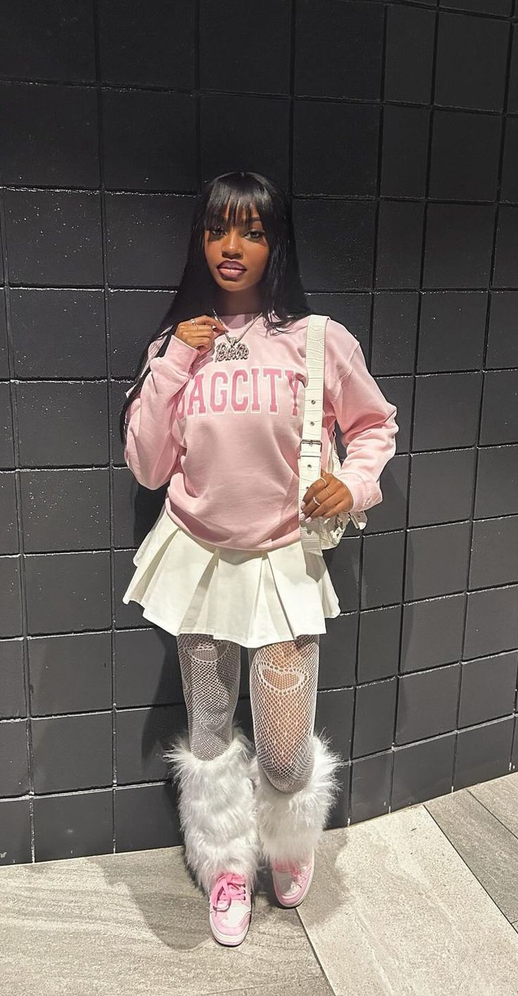 Valentines Day Skirt Outfit, Movie Date Night Outfit Winter, Pink Outfits Inspiration, Baddie Winter Concert Outfits, Concert Aesthetic Outfit Winter, Leg Warmer Outfits Black Women, Cute Arcade Date Outfit, Fall Fly Outfits, Brats Outfits Inspiration