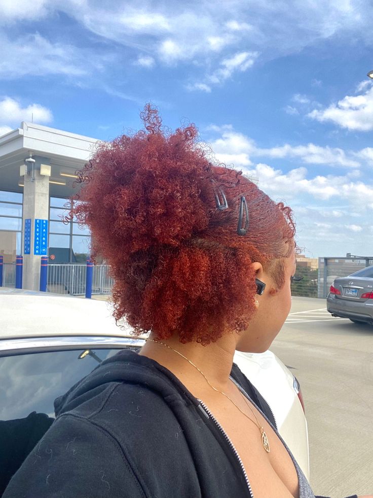 #naturalhair #type4hair Short Natural Red Hairstyles, Quick Curly Hairstyles, Red Hair Inspo, Red Curly Hair, Quick Natural Hair Styles, Dyed Hair Inspiration, Girls Natural Hairstyles, Dyed Natural Hair, Protective Hairstyles Braids