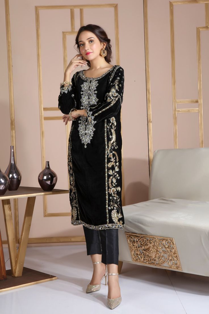 Sofia | Pakistani Designer Outfit | Sarosh Salman Black Pakistani Dress, Velvet Kurti, Embroidery On Black, Winter Suits, Designer Outfit, Velvet Dress Designs, Punjabi Outfits, Kurti Designs Latest, Beautiful Pakistani Dresses