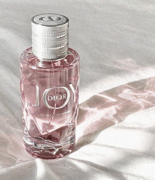 Koleksi Parfum, Fragrances Perfume Woman, Pink Perfume, Perfume Collection Fragrance, Perfume Scents, Perfume Lover, Luxury Perfume, روتين العناية بالبشرة, Perfume Collection