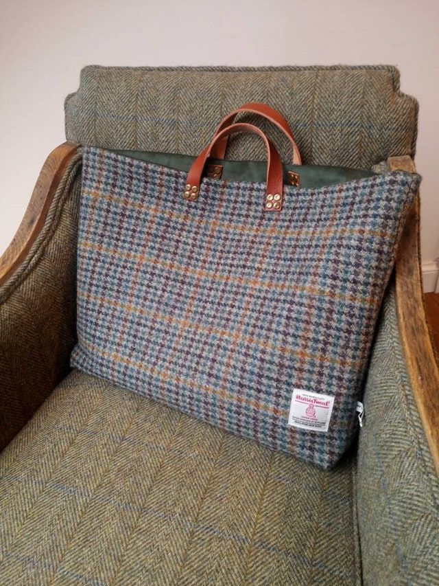 HouseofTweed - Etsy Recycled Sailcloth, Tweed Bag, Wool Bags, Diy Bag Designs, Green Tweed, Diy Bags Purses, Embroidered Cushions, Tweed Fabric, Harris Tweed