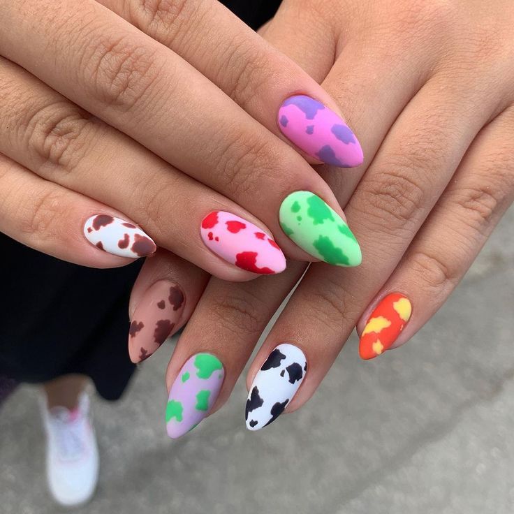 Cow Print Nails, Nail Design Glitter, Crazy Nail Designs, Cow Nails, Edgy Nails, Grunge Nails, Print Nails, Animal Nails, Crazy Nails