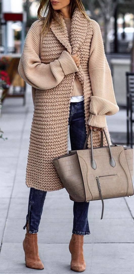 Jeans Heels, Fall Fashion Coats, Jeans With Heels, Long Sleeve Knitted Cardigan, Knitted Coat, How To Wear Scarves, 가을 패션, Outfits Casual, Fall Winter Outfits