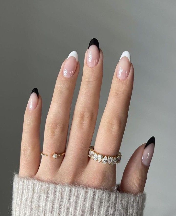 Black And White Nail Designs, Black French Nails, Easy Nails, Her Nails, Nail Swag, Oval Nails, Girls Nails, Nailed It, Chic Nails