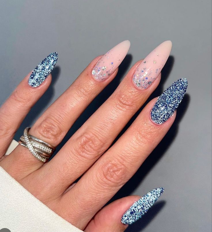 New Years Nail Designs, New Years Eve Nails, Plain Nails, Glittery Nails, White Nail, Summer Acrylic Nails, New Year's Nails, Xmas Nails, Bling Nails