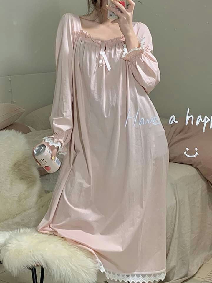 Pretty Pajamas Nightgowns, Korean Night Gown, Princesscore Pajamas, Princess Pajamas Aesthetic, Korean Nightgown, Silk Pyjama Aesthetic, Night Robe Aesthetic, Bridgerton Nightgown, Sleep Dress Aesthetic