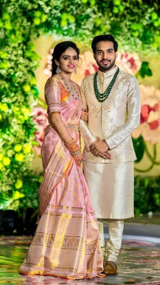 Engagement Dress For Groom, Indian Groom Dress, Engagement Saree, Groom Dress Men, Wedding Dresses Men Indian, Bridal Sarees South Indian, Indian Couple, Couple Wedding Dress, Indian Wedding Photography Poses