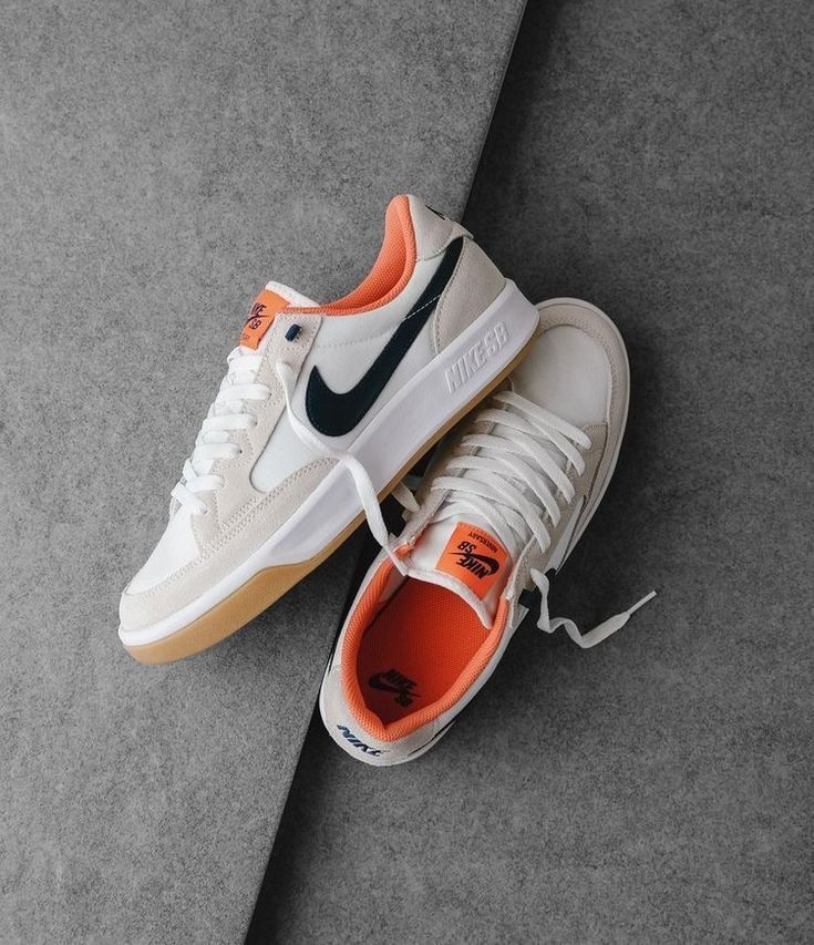 Snikers Shoes, Nike Sb Adversary, Mode Tennis, Sneaker Trends, Streetwear Store, Kicks Shoes, Nike Air Shoes, Baskets Nike, Swag Shoes