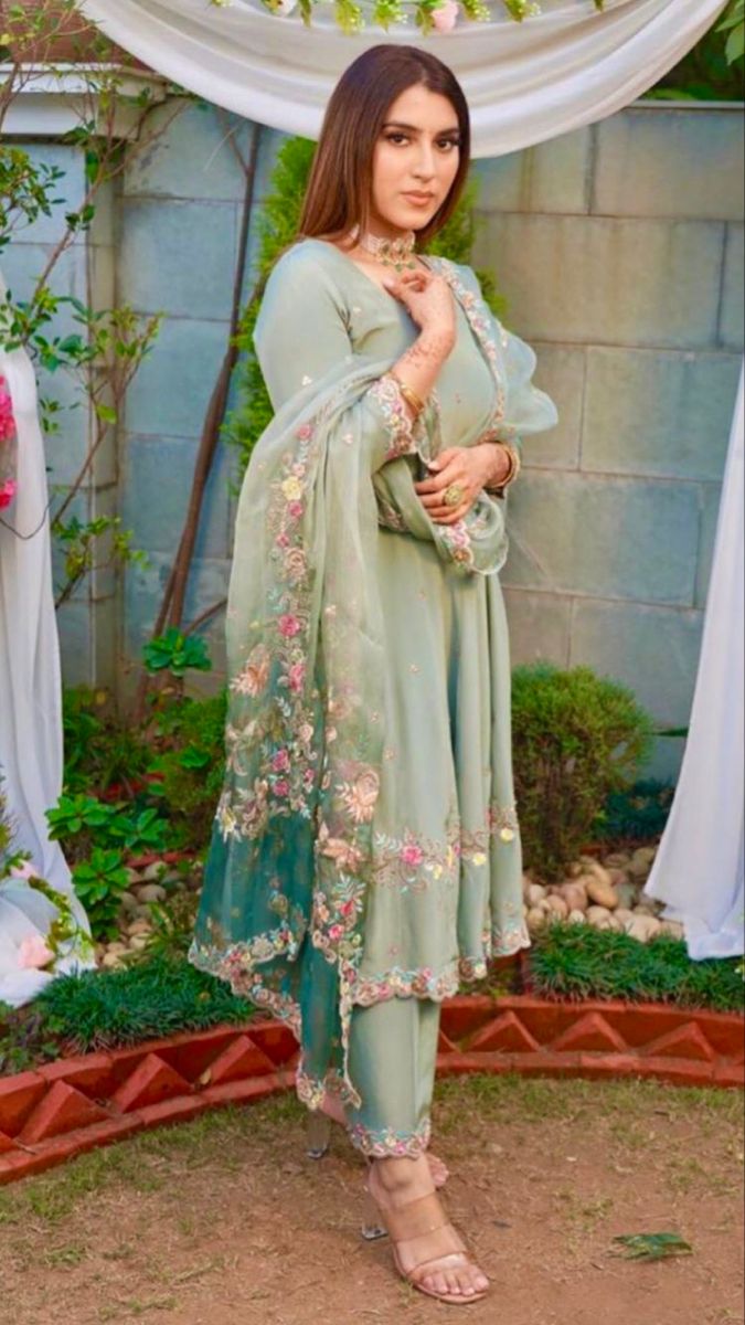 Pista Colour, Asian Wedding Dress Pakistani, Embroidery Suits Punjabi, Pakistani Formal Dresses, Wedding Lehenga Designs, Latest Bridal Dresses, Indian Designer Suits, Latest Dress Design, Indian Gowns Dresses