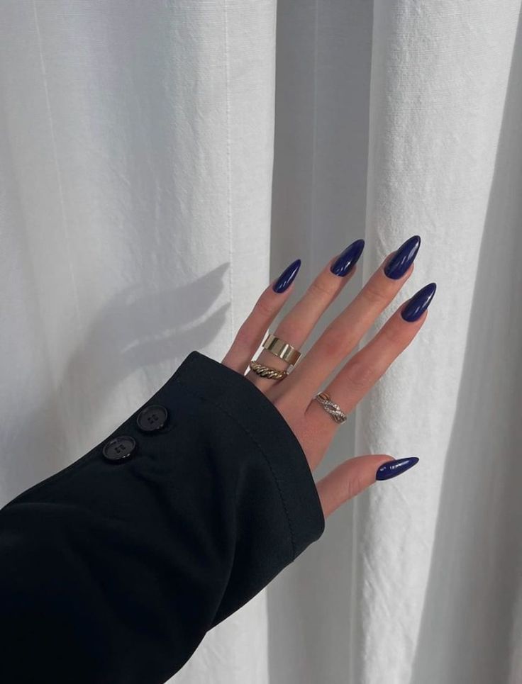 29+ Gorgeous Navy Blue Nails For Your Next Manicure Navy Nails Design, Blue Prom Nails, Dark Blue Nails, Navy Nails, Navy Blue Nails, Blue Acrylic Nails, Blue Nail, Soft Nails, Dark Nails