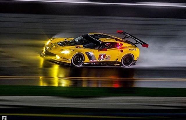 Corvette C7R Lamborghini Roadster, Corvette Art, Corvette Race Car, Disney Cars Movie, Corvette Racing, Gt Racing, Chevrolet Corvette Z06, Nascar Race Cars, Corvette C7